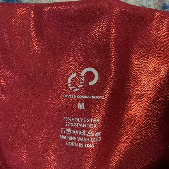 Curves and Combatboots red shimmer leggings - Picture 3 of 3